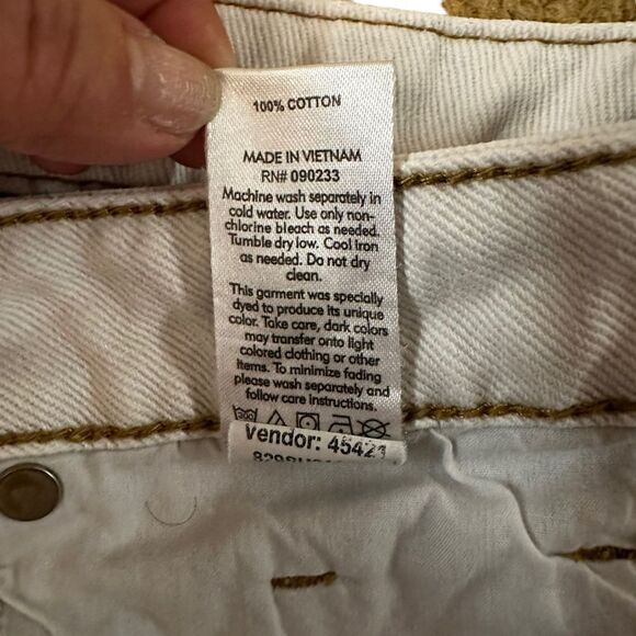 PacSun ~ Mom Denim Shorts ~ white waistband ~ cuffed hem ~ size 25 - Picture 4 of 9